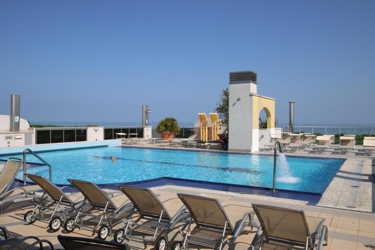 Eraclea Palace Hotel 4 Stelle S Eraclea Mare Exterior photo