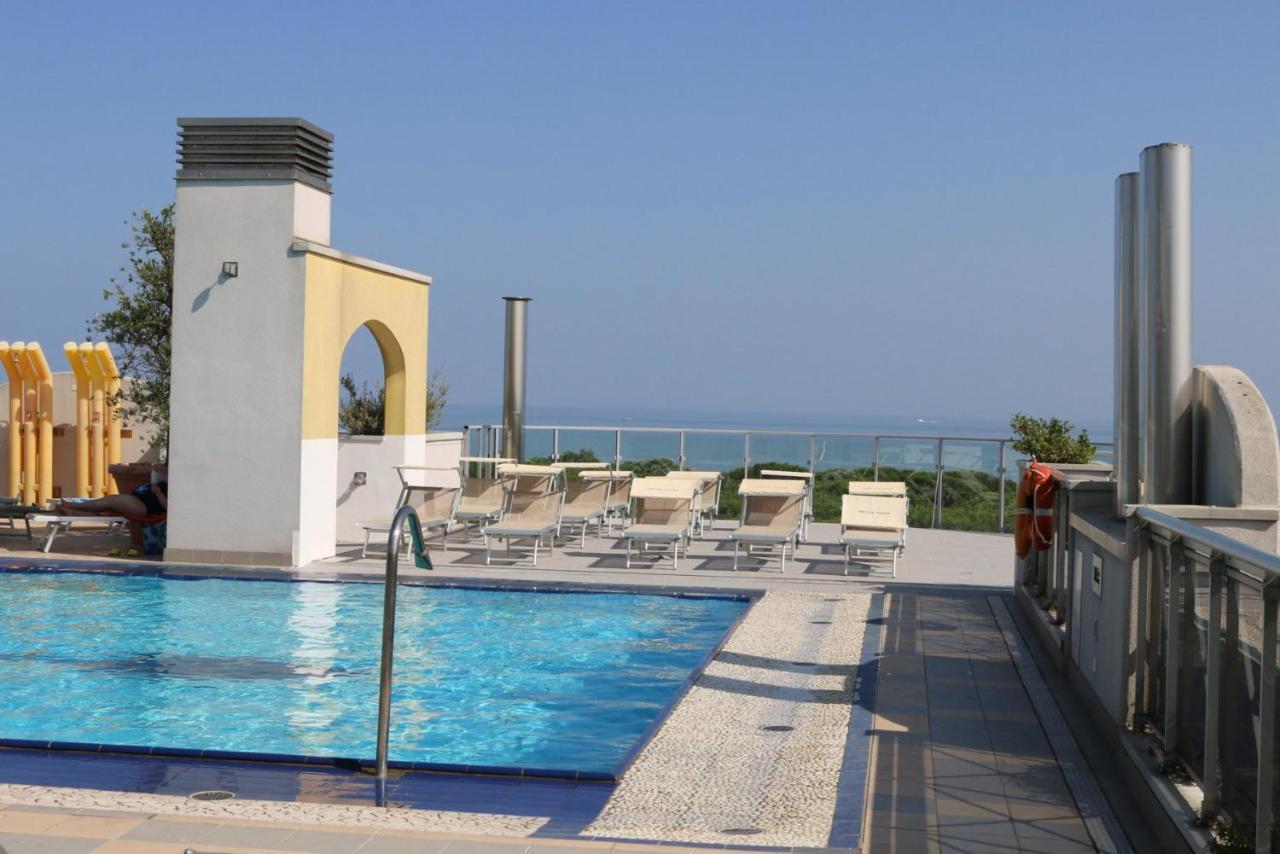 Eraclea Palace Hotel 4 Stelle S Eraclea Mare Exterior photo